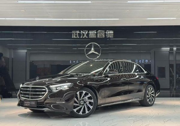 配资网站首 45万入手准新奔驰E300L，豪华车况却藏惊喜？值不值？